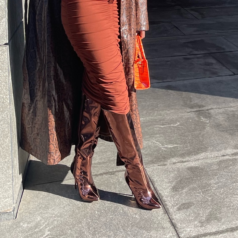 Metallic High Low Shaft Sexv Heel Knee Boots